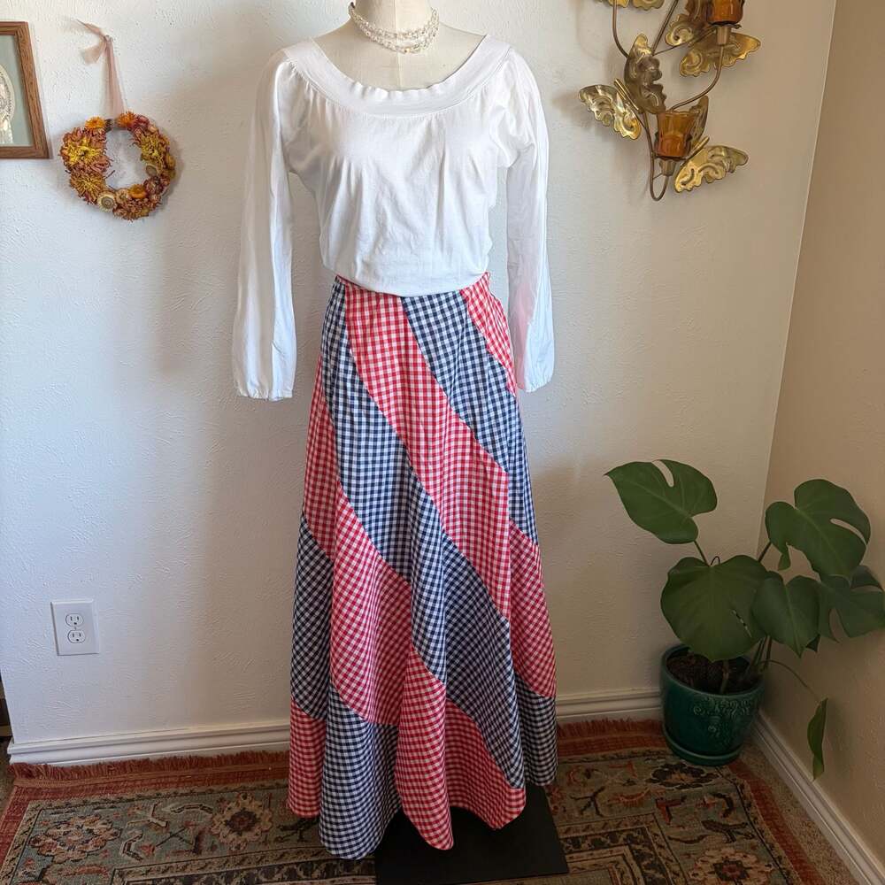 Vintage 1970s Handmade Swirled Pinwheel Gingham Maxi Skirt